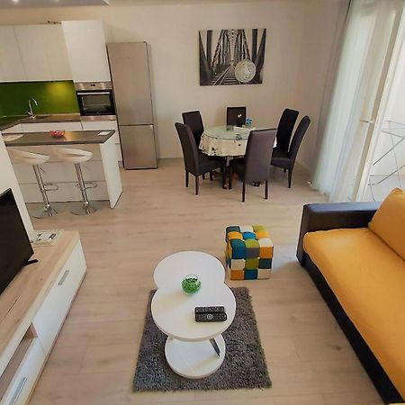 Apartment Punta Omiš Buitenkant foto
