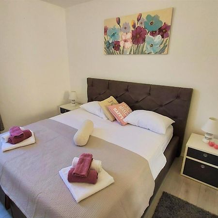 Apartment Punta Omiš Buitenkant foto